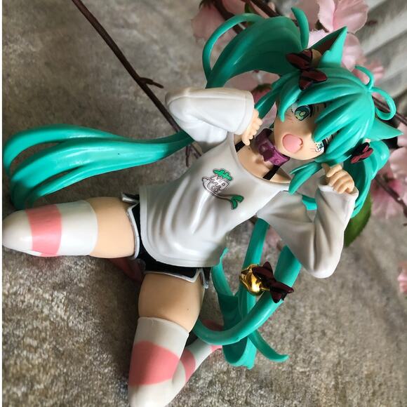 Anime Hatsune Miku Desktop Cute Action Figure T-Shirt Figurine Kawaii Cute - Picture 5 of 12